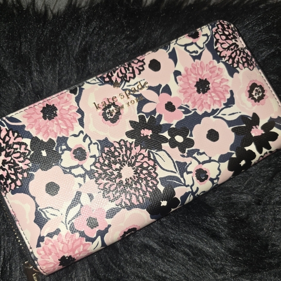 Kate Spade Floral Large Wallet - Picture 1 of 5